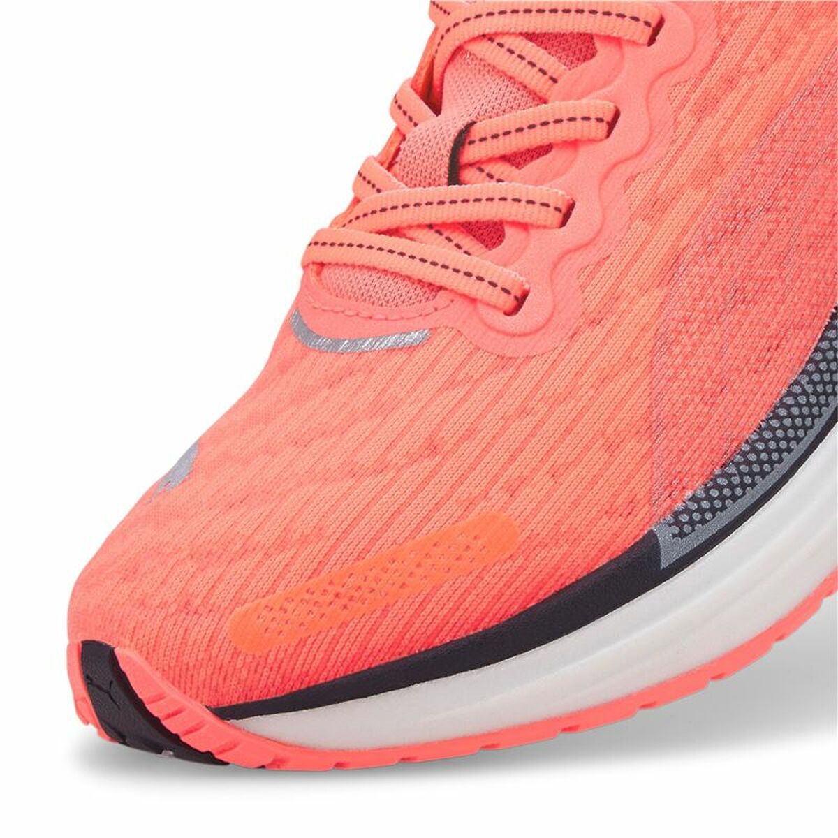 Sports Trainers for Women Puma Deviate Nitro 2 Salmon